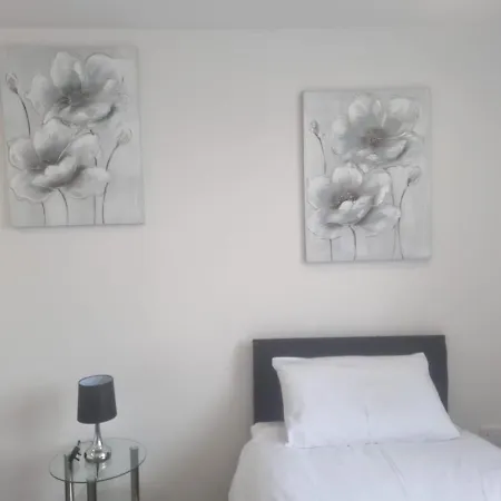Attractive 2 Bed Apartments Free Wi-Fi And Parking Croydon Exterior foto