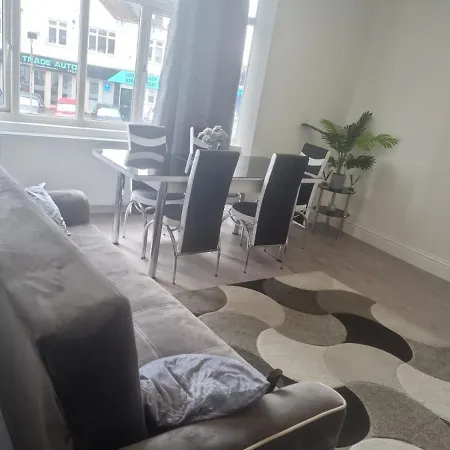 Attractive 2 Bed Apartments Free Wi-Fi And Parking Croydon Exterior foto