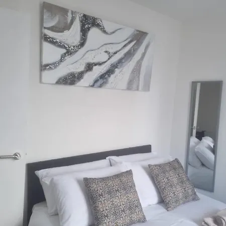 Attractive 2 Bed Apartments Free Wi-Fi And Parking Croydon Exterior foto