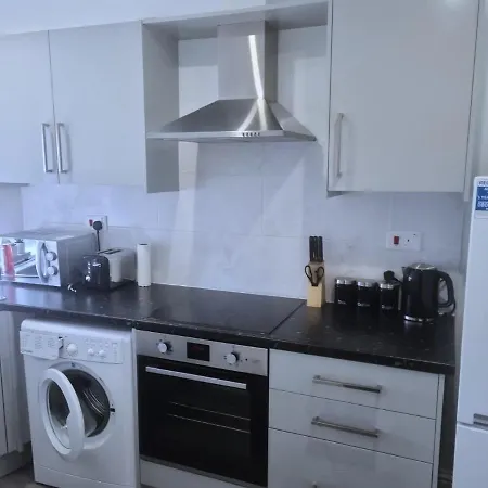 Attractive 2 Bed Apartments Free Wi-Fi And Parking Croydon Exterior foto