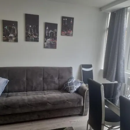 Attractive 2 Bed Apartments Free Wi-Fi And Parking Croydon Exterior foto