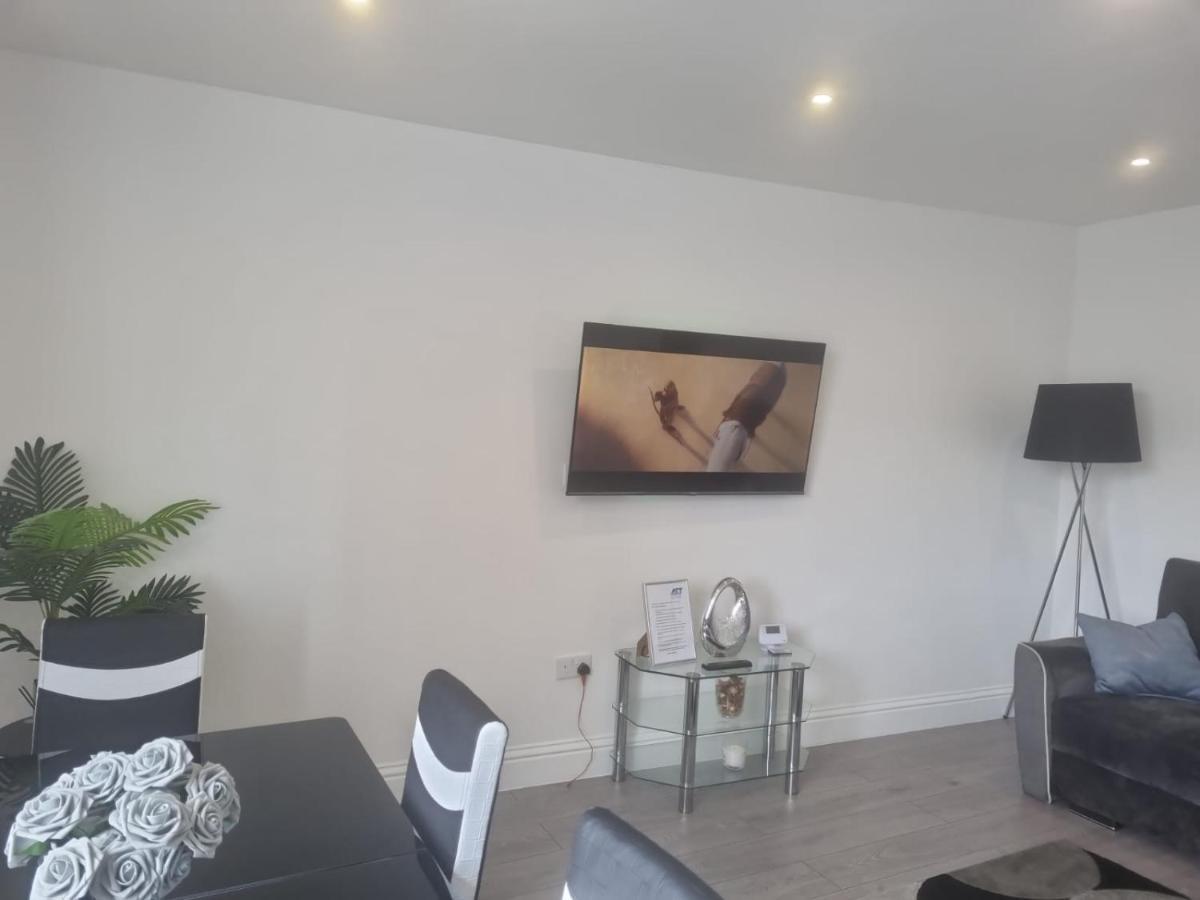 Apartamento Attractive 2 Bed Free Wi-fi And Parking