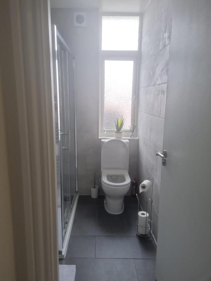Attractive 2 Bed Free Wi-fi And Parking