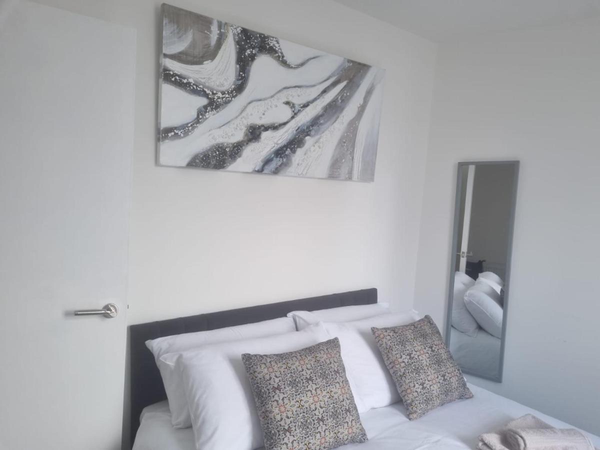 Apartamento Attractive 2 Bed Free Wi-fi And Parking Croydon