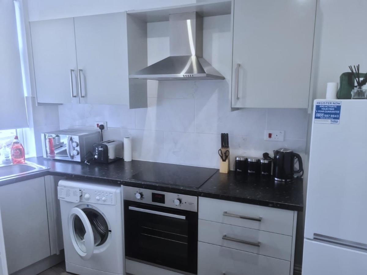 Attractive 2 Bed Free Wi-fi And Parking Apartamento